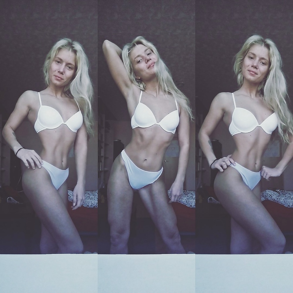 Gratis Bildern von 18-19 Jährige Küken Fitness Lady zeigen ihren muskeligen Körper in Kleid.